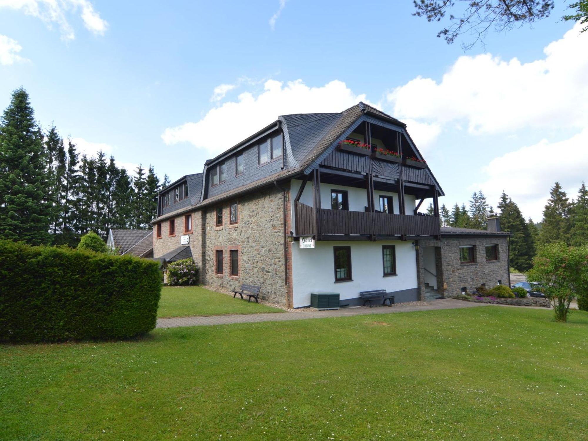 Spacious Holiday Home in Kalterherberg with Sauna&Garden Alzen Exterior foto